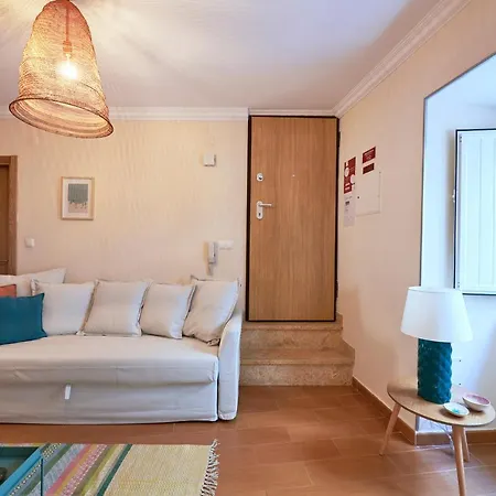 Spacious And Renovated With Amazing Patio, By Timecooler Lizbona