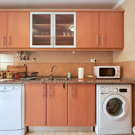 Spacious And Renovated With Amazing Patio, By Timecooler *