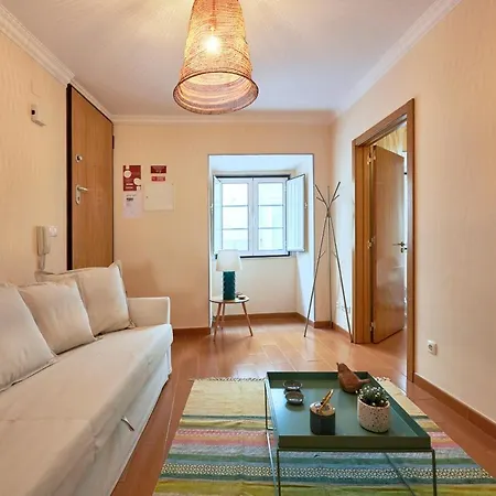 Spacious And Renovated With Amazing Patio, By Timecooler * Lizbona
