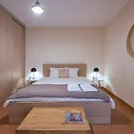 Spacious And Renovated With Amazing Patio, By Timecooler Apartman