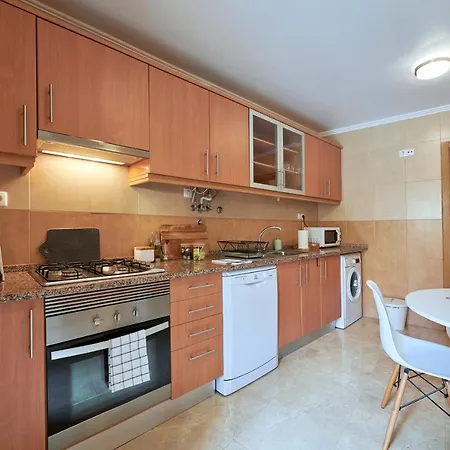 Spacious And Renovated With Amazing Patio, By Timecooler *